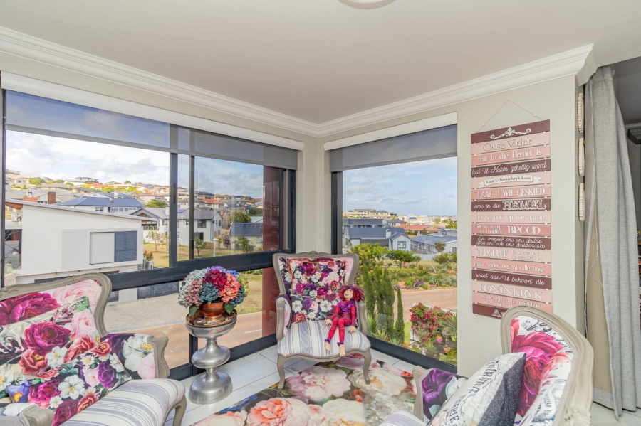 4 Bedroom Property for Sale in Monte Christo Western Cape